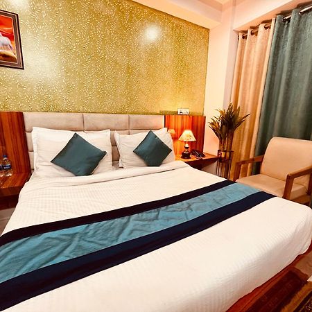 Hotel Golden Temple View By La Casa, Amritsar #Top Rated #Most Awarded #Swimming Pool #Prime Location #Luxury Rooms #Parking #Rooftop Cafe ภายนอก รูปภาพ