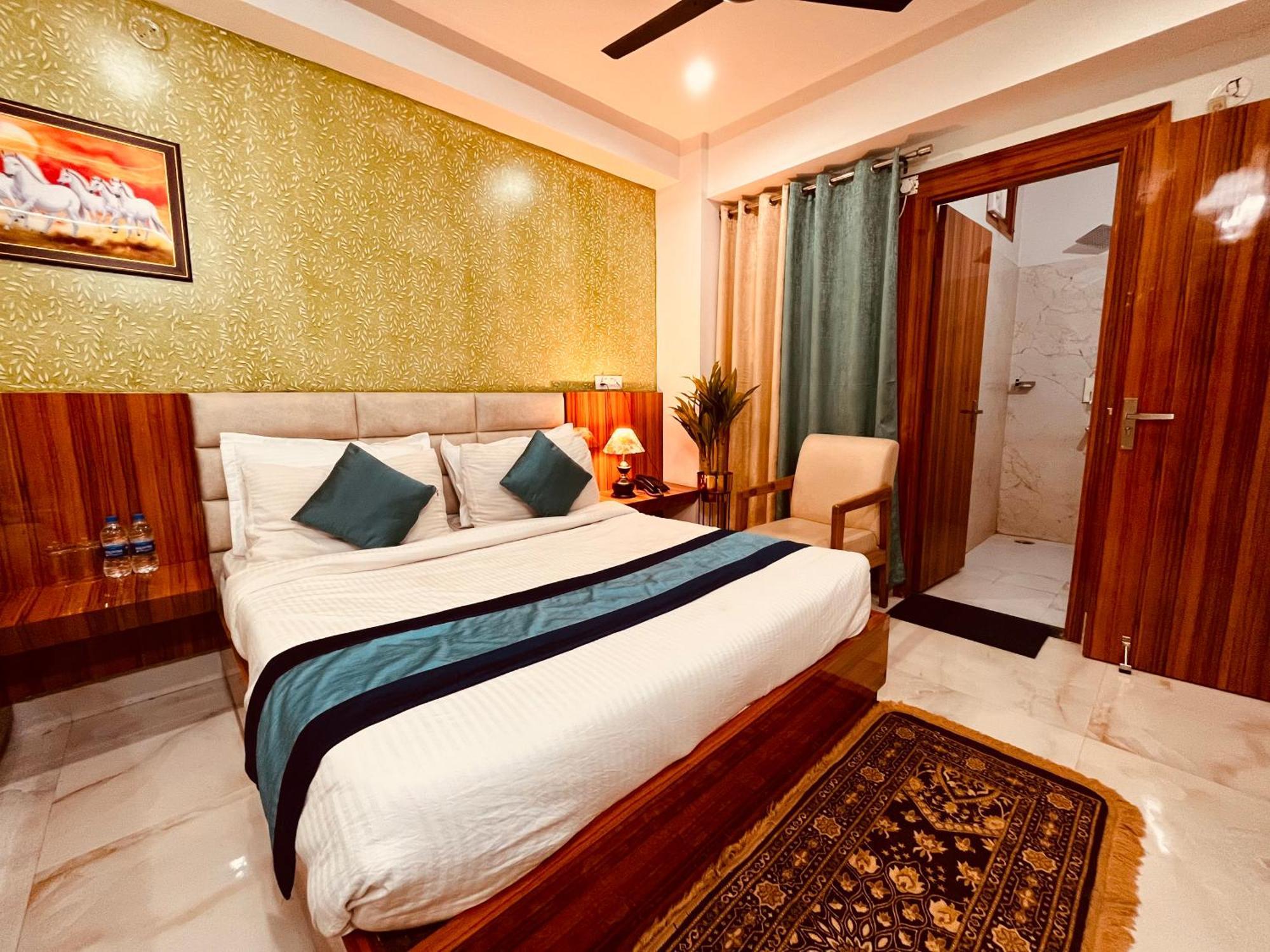Hotel Golden Temple View By La Casa, Amritsar #Top Rated #Most Awarded #Swimming Pool #Prime Location #Luxury Rooms #Parking #Rooftop Cafe ภายนอก รูปภาพ