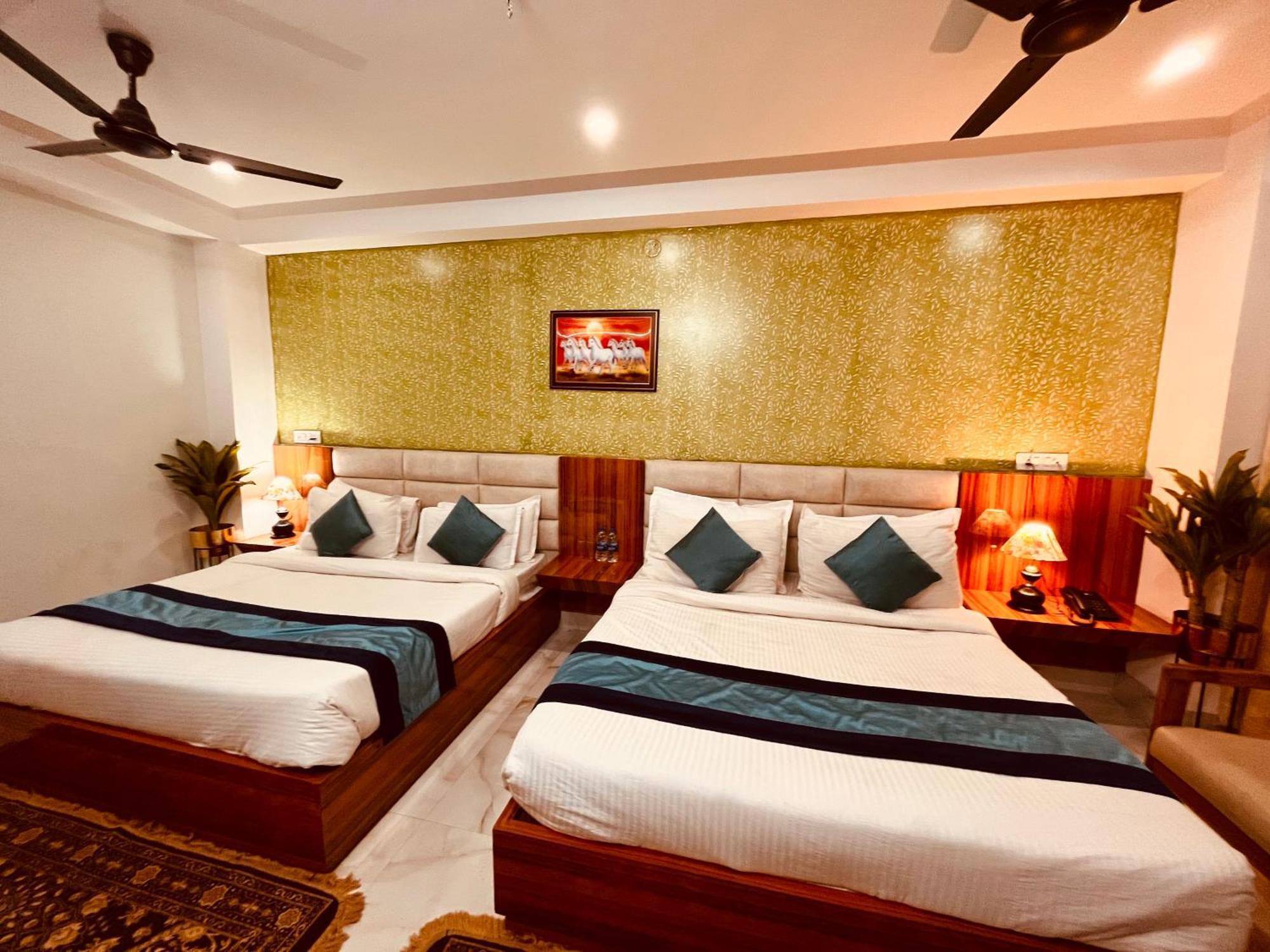 Hotel Golden Temple View By La Casa, Amritsar #Top Rated #Most Awarded #Swimming Pool #Prime Location #Luxury Rooms #Parking #Rooftop Cafe ภายนอก รูปภาพ
