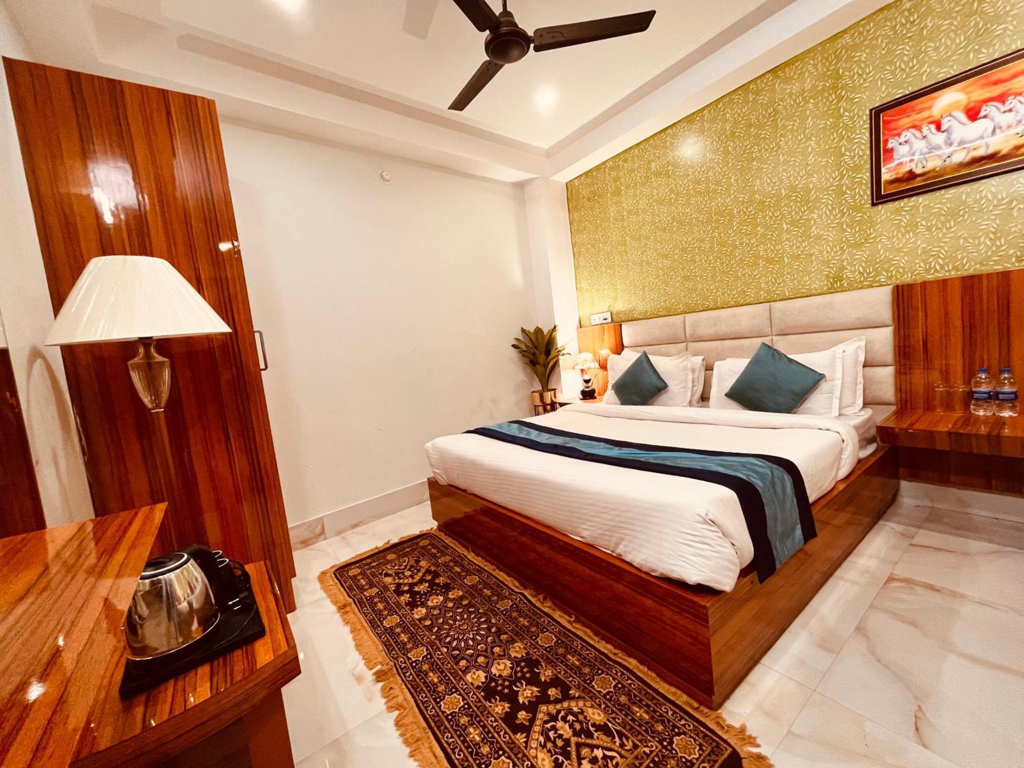Hotel Golden Temple View By La Casa, Amritsar #Top Rated #Most Awarded #Swimming Pool #Prime Location #Luxury Rooms #Parking #Rooftop Cafe ภายนอก รูปภาพ