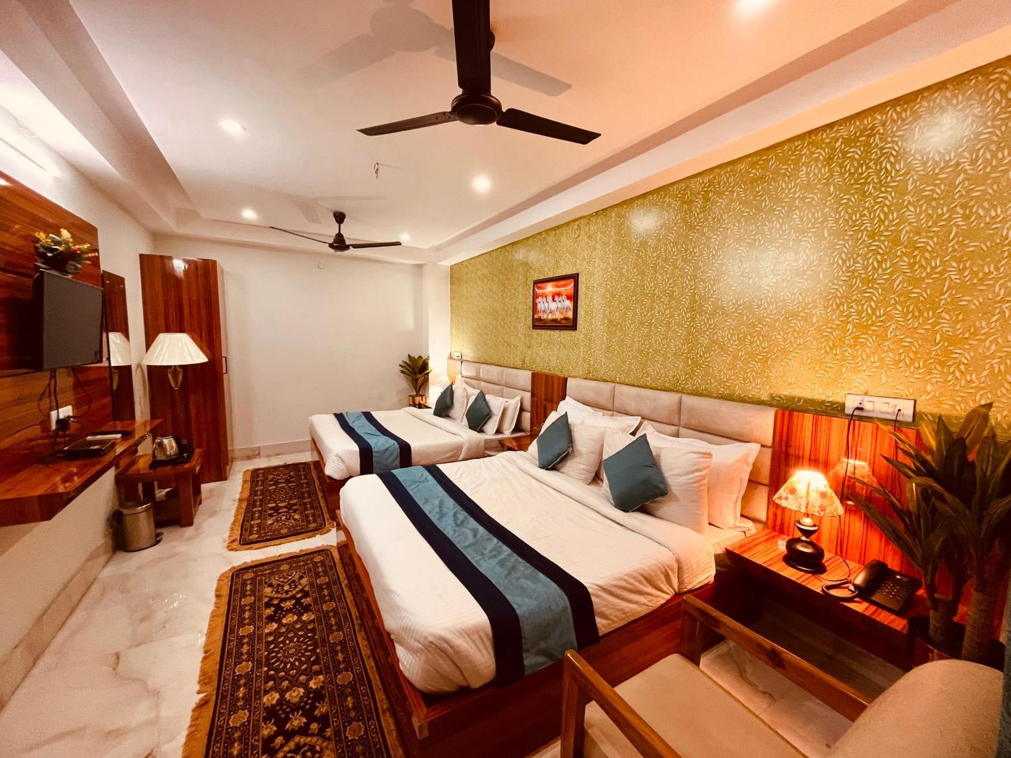 Hotel Golden Temple View By La Casa, Amritsar #Top Rated #Most Awarded #Swimming Pool #Prime Location #Luxury Rooms #Parking #Rooftop Cafe ภายนอก รูปภาพ