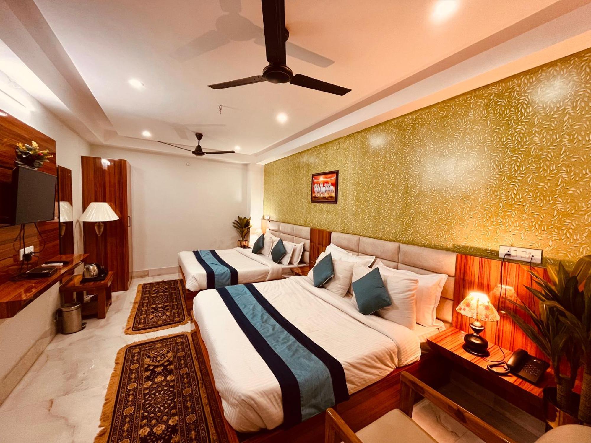 Hotel Golden Temple View By La Casa, Amritsar #Top Rated #Most Awarded #Swimming Pool #Prime Location #Luxury Rooms #Parking #Rooftop Cafe ภายนอก รูปภาพ
