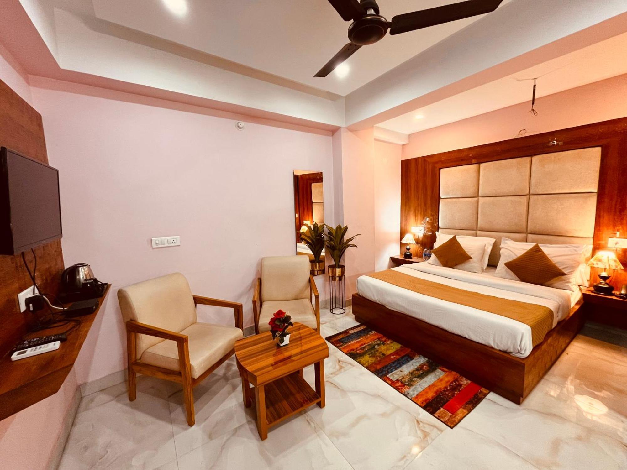 Hotel Golden Temple View By La Casa, Amritsar #Top Rated #Most Awarded #Swimming Pool #Prime Location #Luxury Rooms #Parking #Rooftop Cafe ภายนอก รูปภาพ