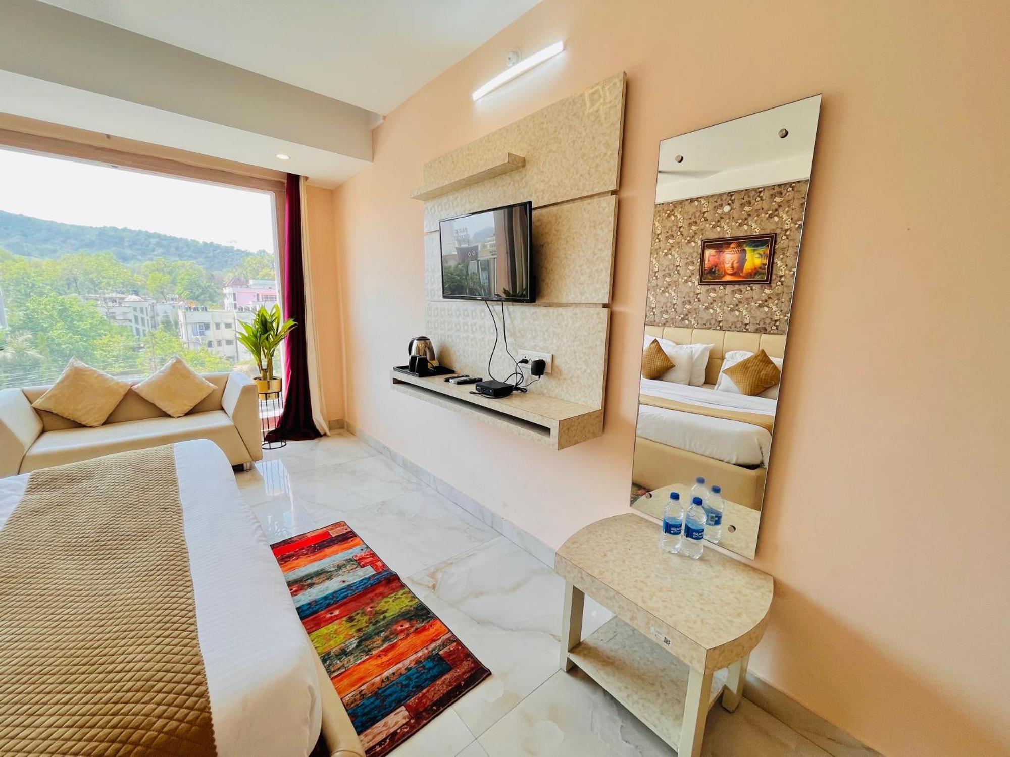 Hotel Golden Temple View By La Casa, Amritsar #Top Rated #Most Awarded #Swimming Pool #Prime Location #Luxury Rooms #Parking #Rooftop Cafe ภายนอก รูปภาพ