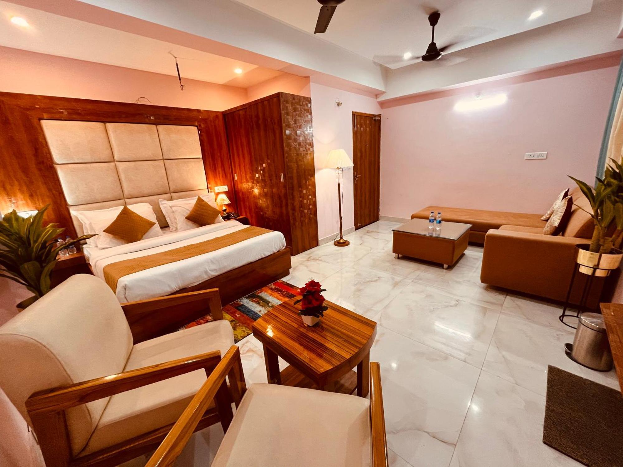 Hotel Golden Temple View By La Casa, Amritsar #Top Rated #Most Awarded #Swimming Pool #Prime Location #Luxury Rooms #Parking #Rooftop Cafe ภายนอก รูปภาพ