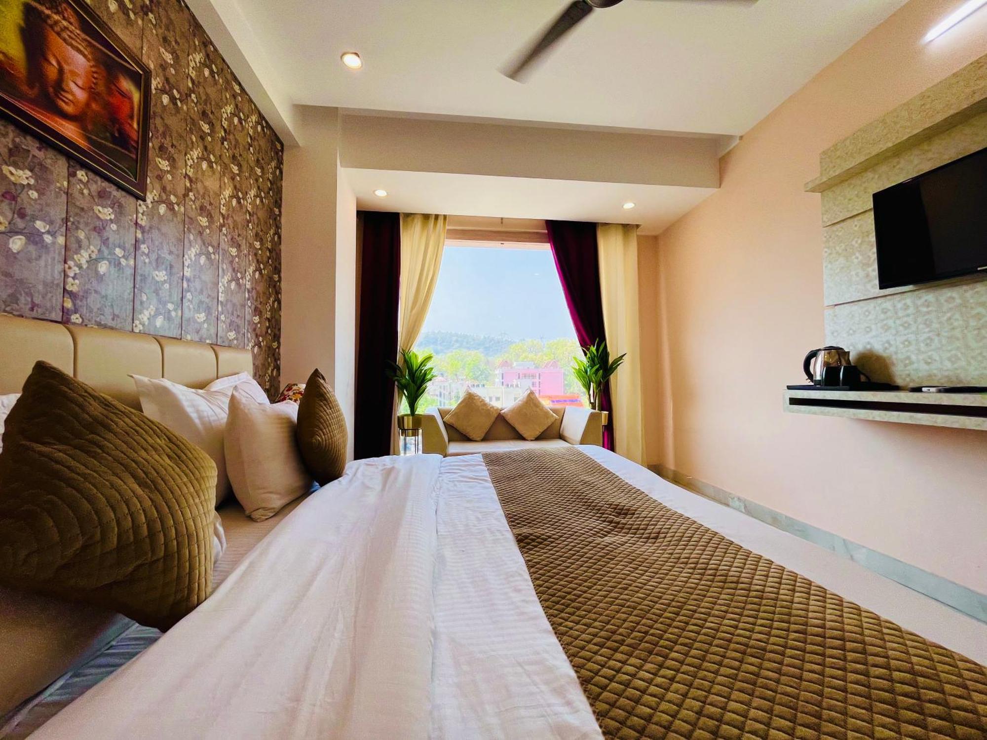 Hotel Golden Temple View By La Casa, Amritsar #Top Rated #Most Awarded #Swimming Pool #Prime Location #Luxury Rooms #Parking #Rooftop Cafe ภายนอก รูปภาพ