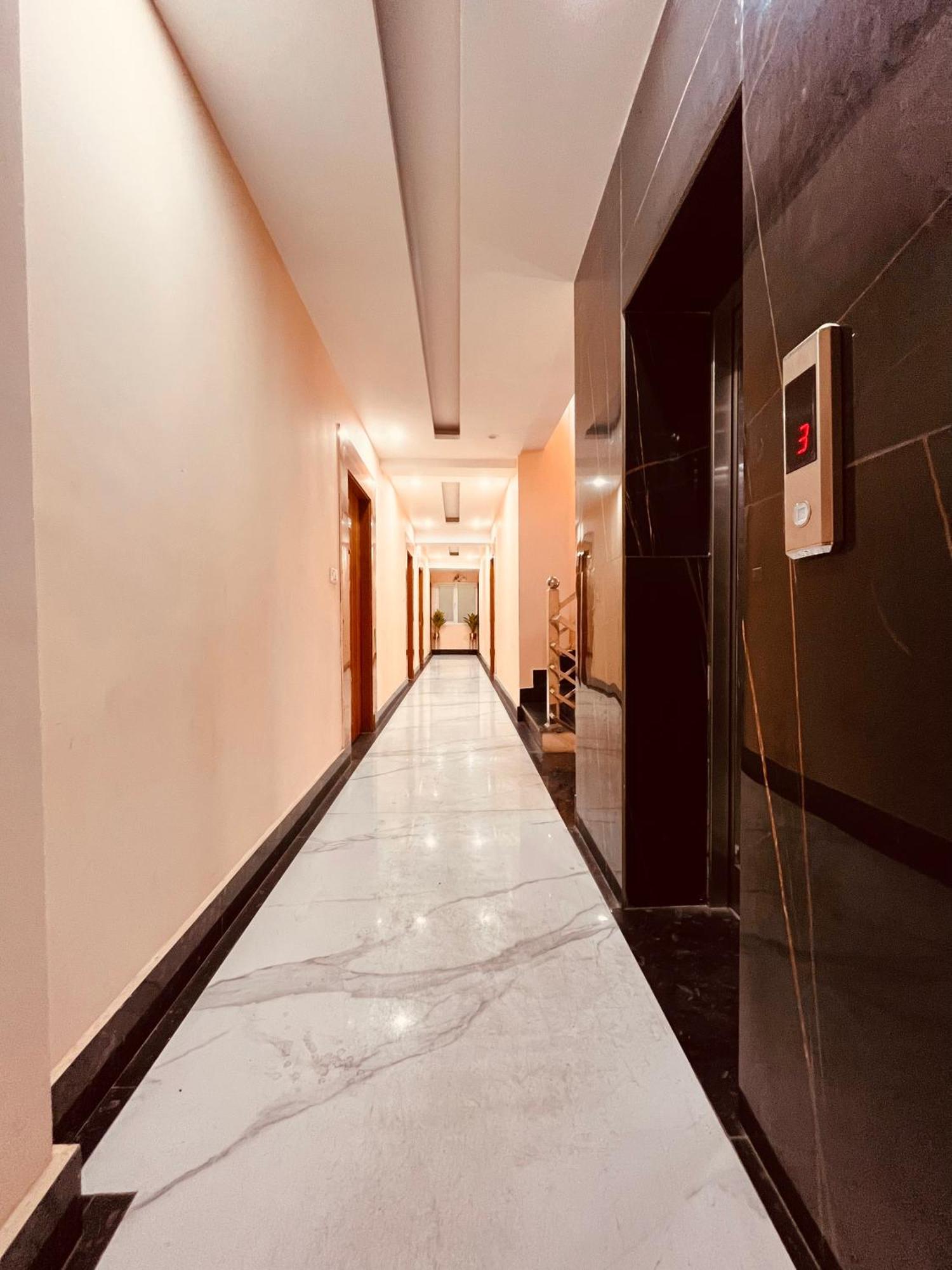 Hotel Golden Temple View By La Casa, Amritsar #Top Rated #Most Awarded #Swimming Pool #Prime Location #Luxury Rooms #Parking #Rooftop Cafe ภายนอก รูปภาพ