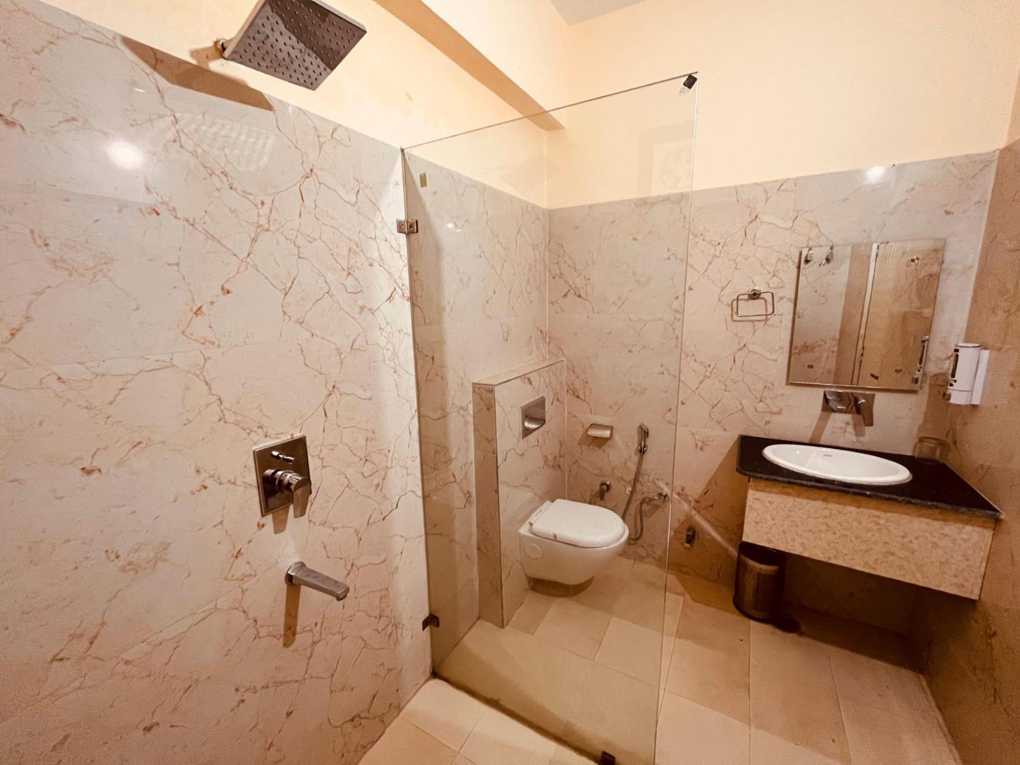 Hotel Golden Temple View By La Casa, Amritsar #Top Rated #Most Awarded #Swimming Pool #Prime Location #Luxury Rooms #Parking #Rooftop Cafe ภายนอก รูปภาพ